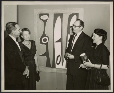 Bertha Schaefer and Will Barnet (left) at the 14 Painter-Printmakers exhibition at the Brooklyn Museum in 1955. Photo credit: Archives of American Art