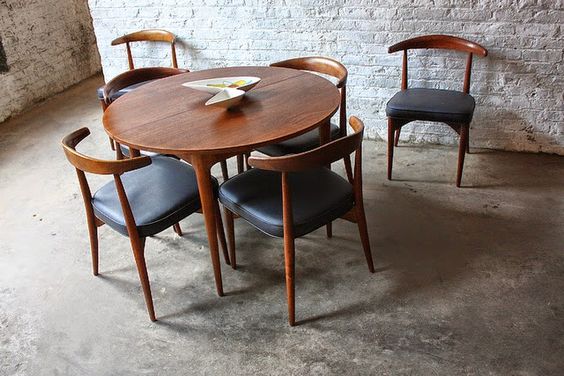 peabody dining set_mid2mod.jpg