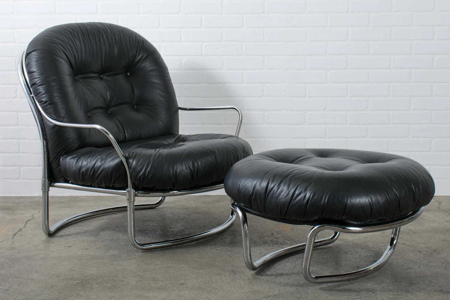 Carlo di Carli Black Leather Lounge Chair and Ottoman