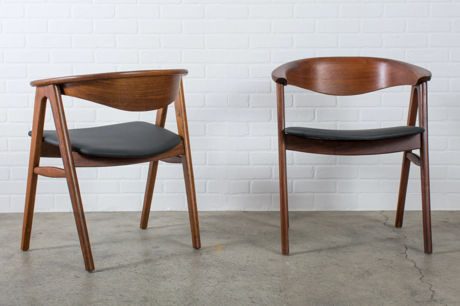 Mid-Century Modern Finds_Vintage Chair Pair_MCMF-22.jpg
