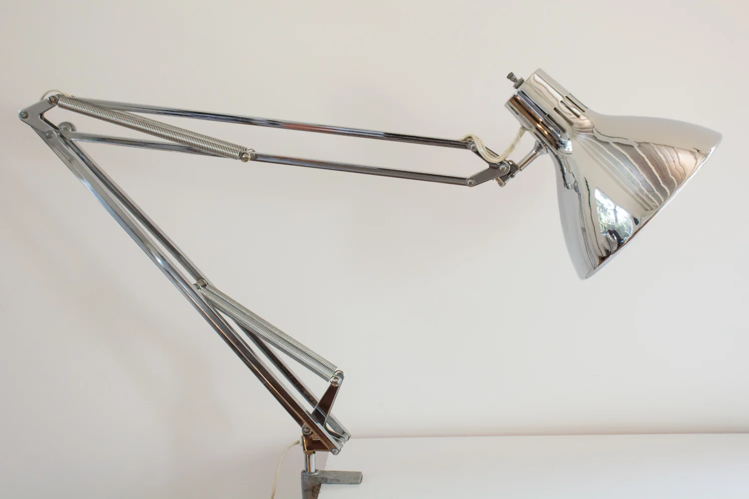 MidCenturyModernFinds_Chrome_Luxo_Desk_Lamp-8.jpg