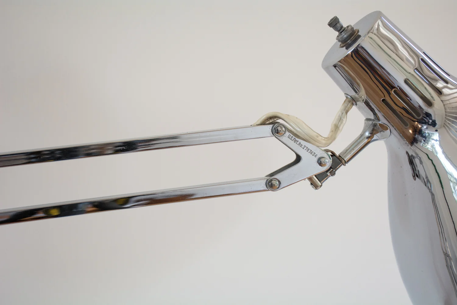 MidCenturyModernFinds_Chrome_Luxo_Desk_Lamp-4.jpg