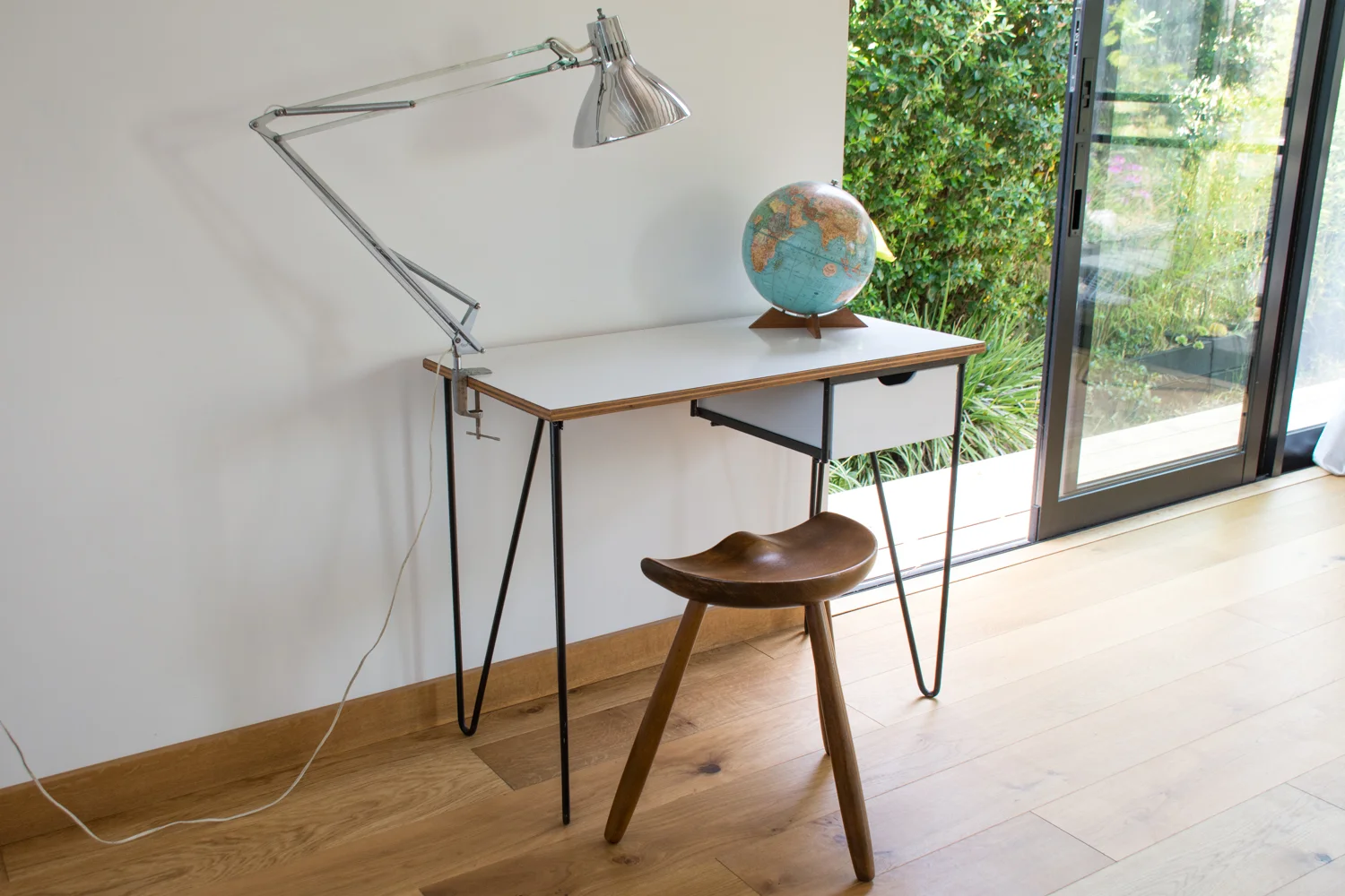 MidCenturyModernFinds_Vintage_Desk_Globe_Luxo_Lamp-12.jpg