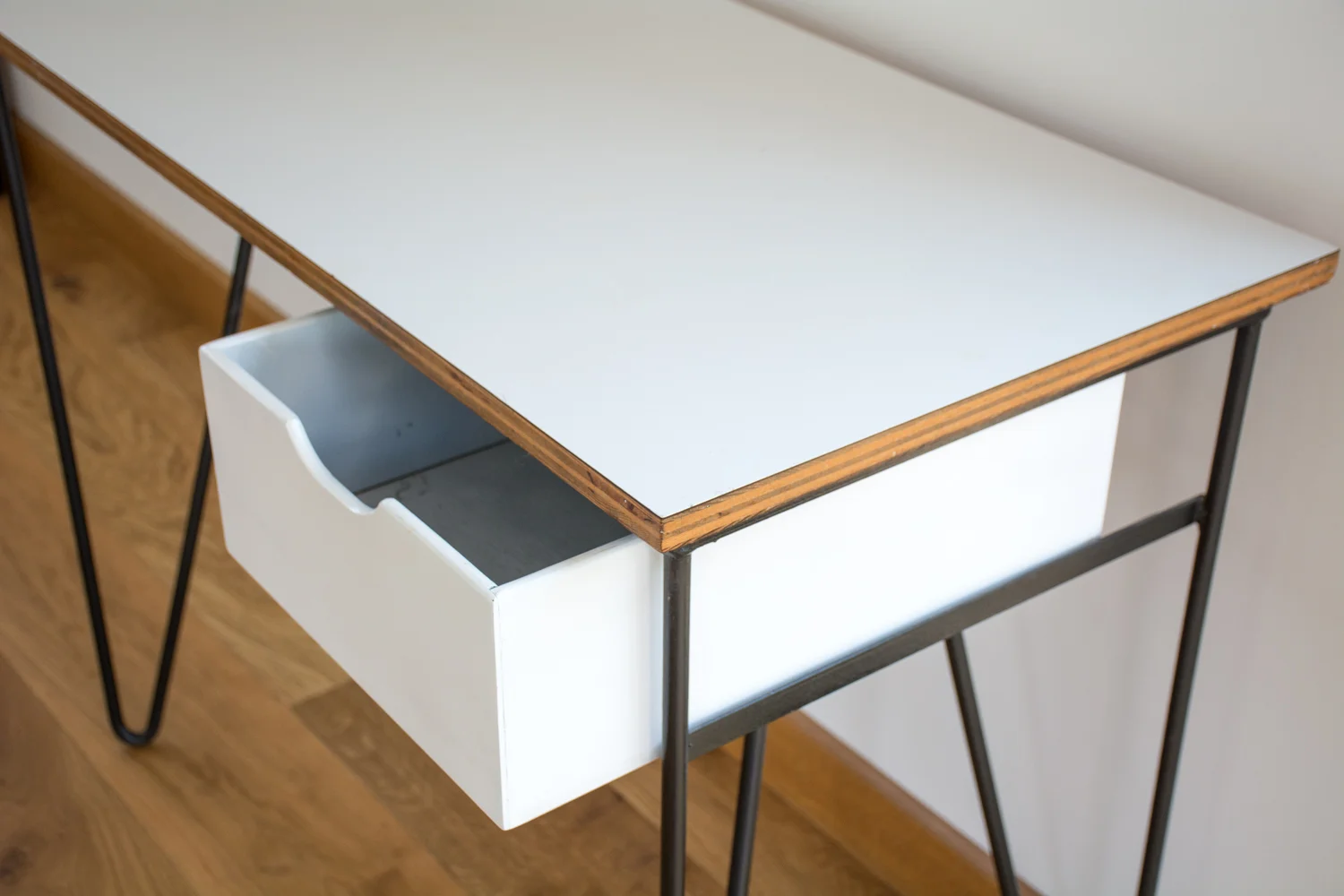 MidCenturyModernFinds_Vintage_Desk-4.jpg