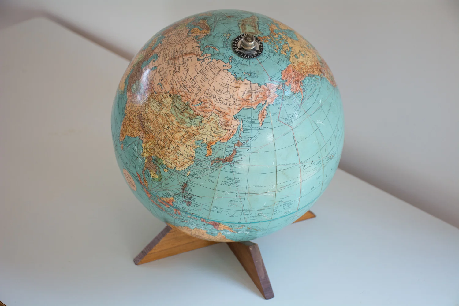 MidCenturyModernFinds_Globe_Wood_Stand-16.jpg