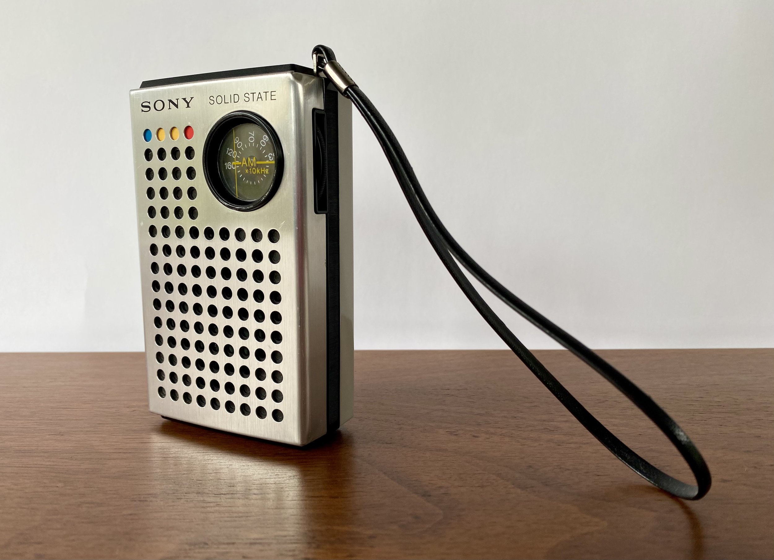 Boală infecțioasă saltea a vedea  Vintage Sony Solid State AM Transistor Radio — Mid-Century Modern Finds