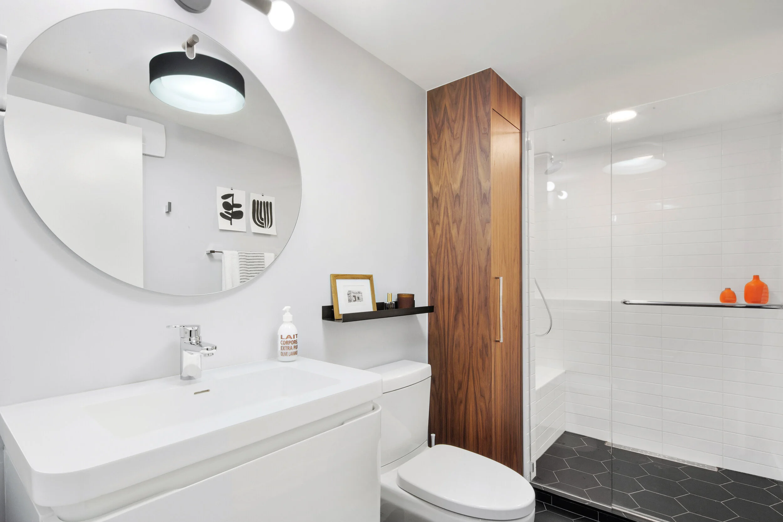 5823 Ravenswood_004.jpg
