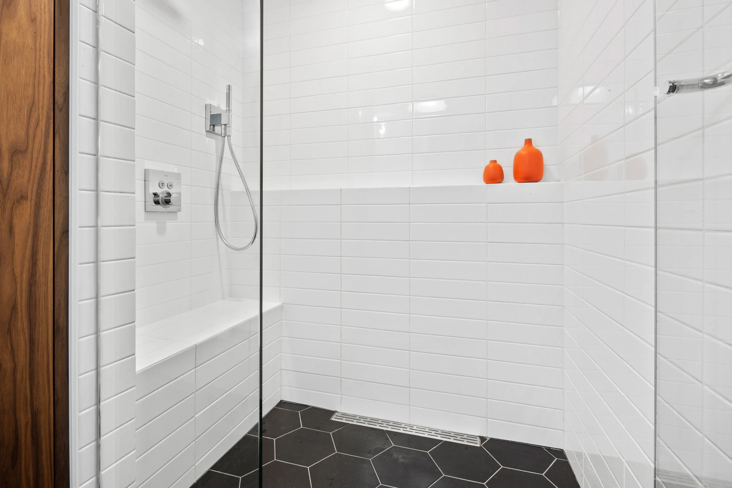 5823 Ravenswood_006.jpg