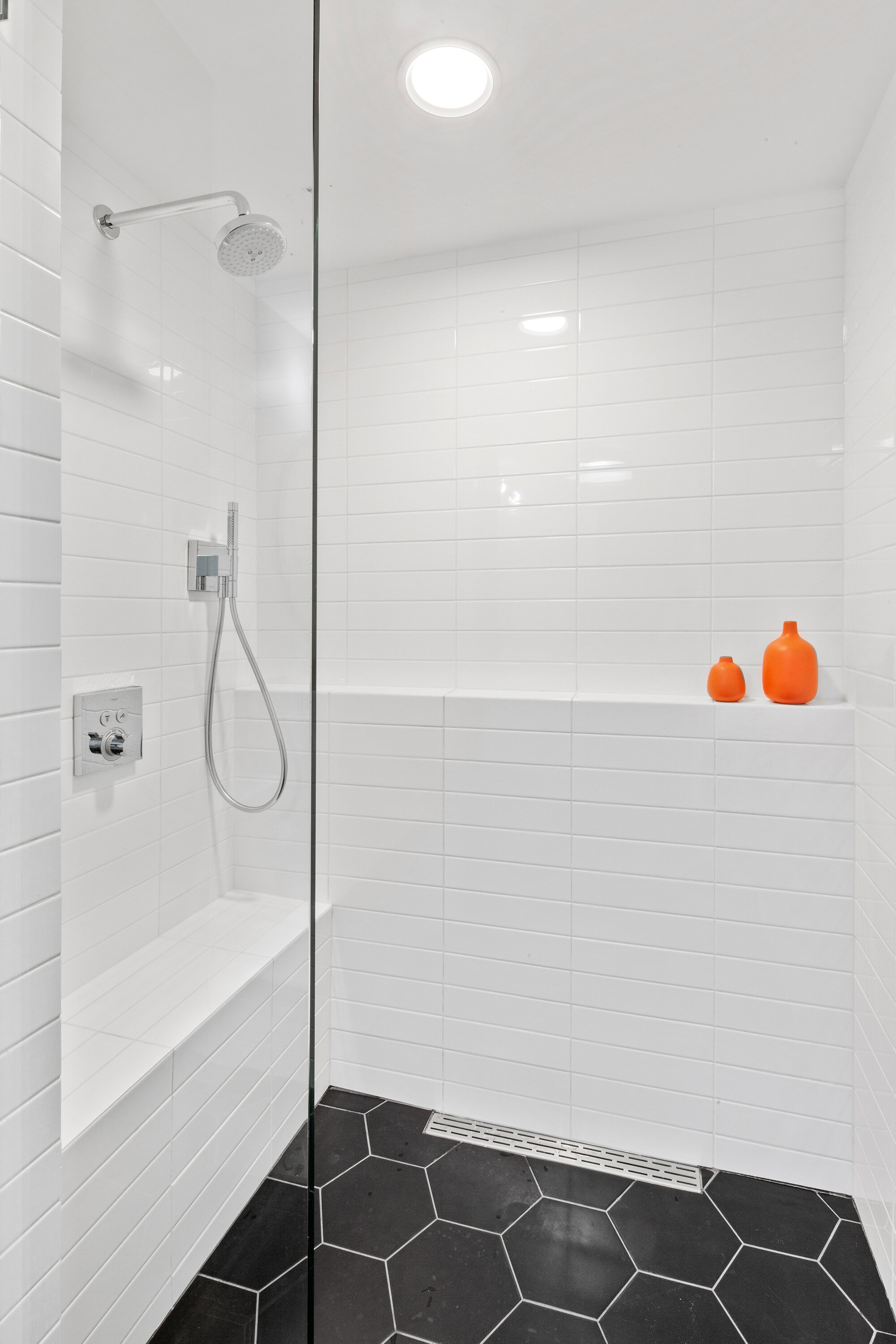5823 Ravenswood_007.jpg