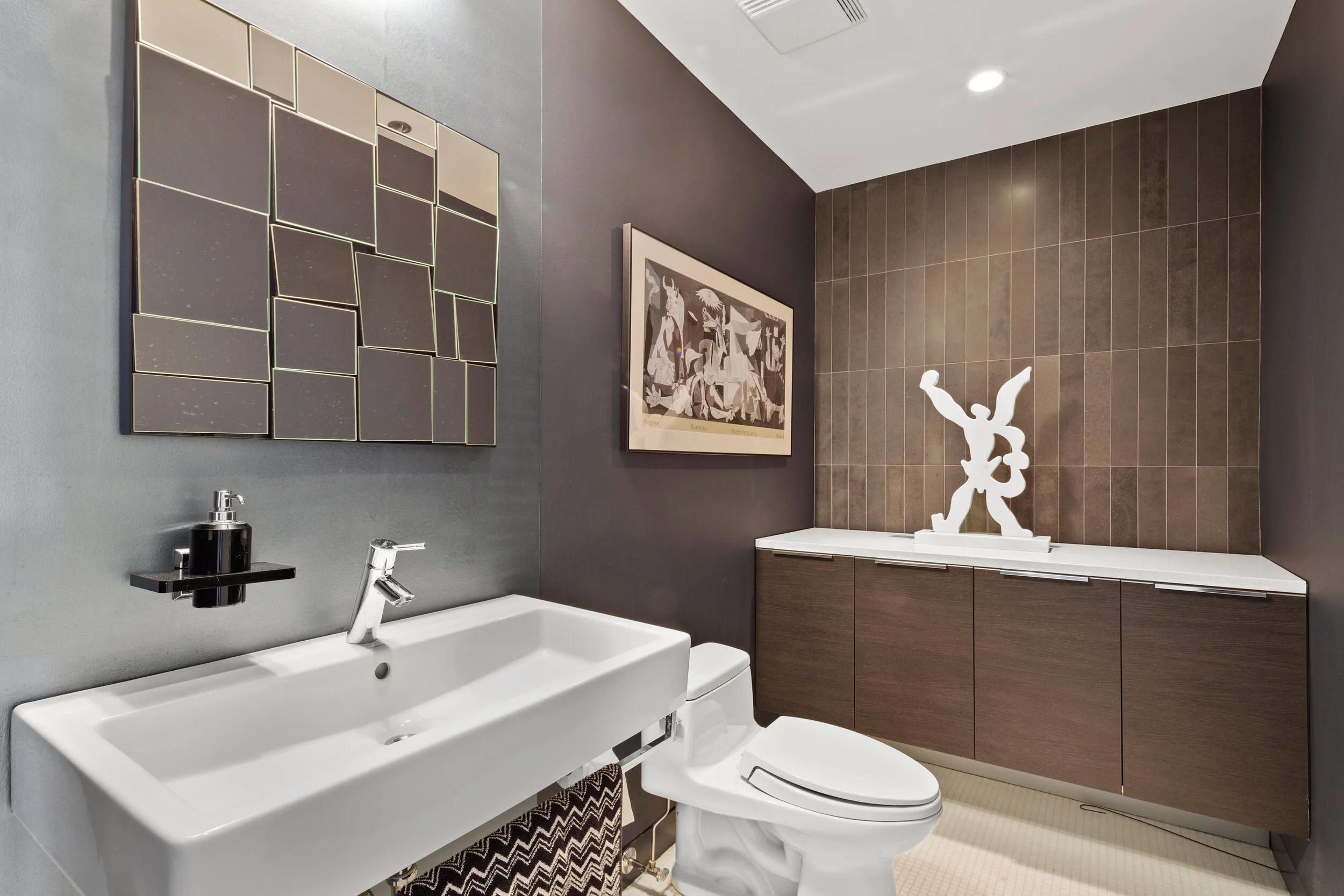 420 West Grand_030.jpg