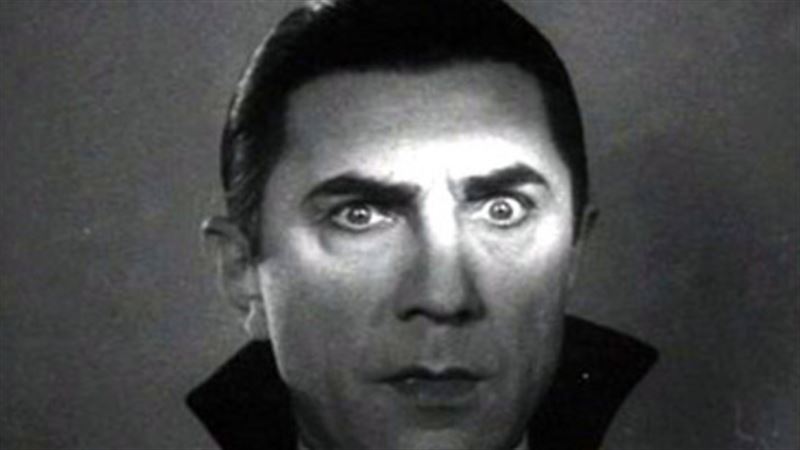 Image courtesy of http://www.standard.net/movies-tv/2015/10/29/dracula-1931-bela-lugosi-s-greatest-role