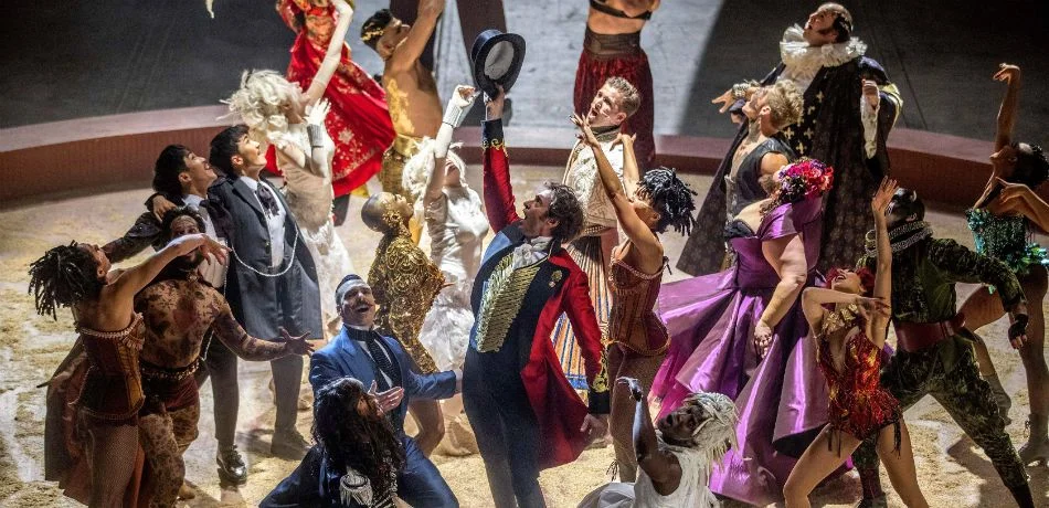 The-greatest-showman-soundtrack-soars.jpg
