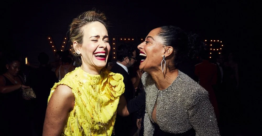 Sarah Paulson and Tracee Ellis-Ross laugh at how long this blog is at the Vanity Fair Post-Oscars Party (Image via Vanity Fair)