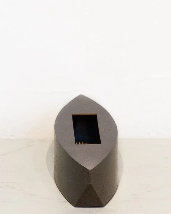 Horizontal Vase_02 - web.jpg