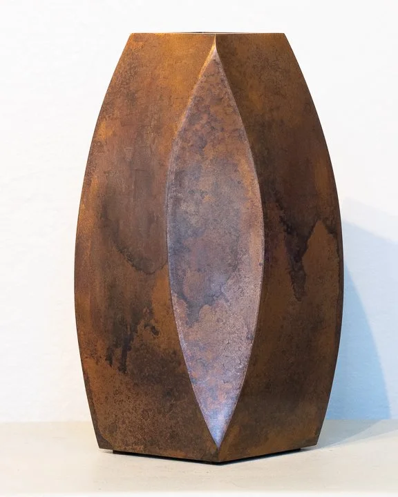 Wide Column Vase_01 - web.jpg