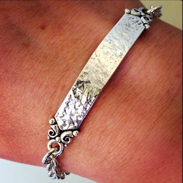 bracelet 2.jpg