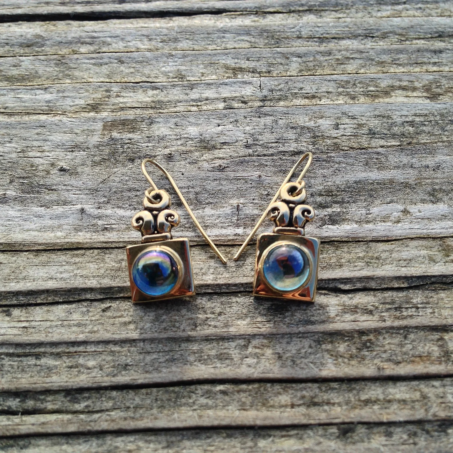 small gold earrings w cabs.jpg