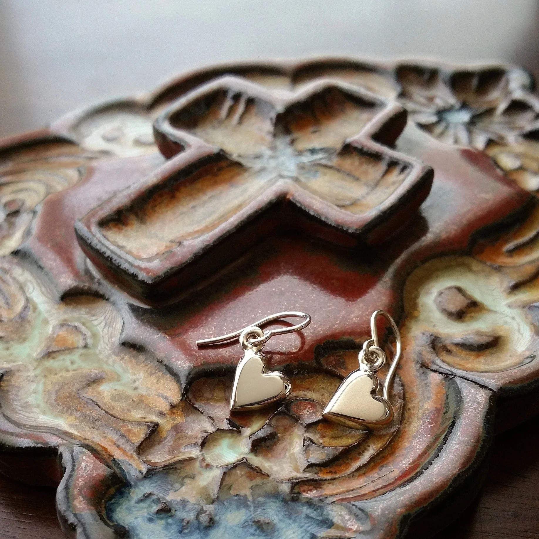 Silver side heart earrings.jpg