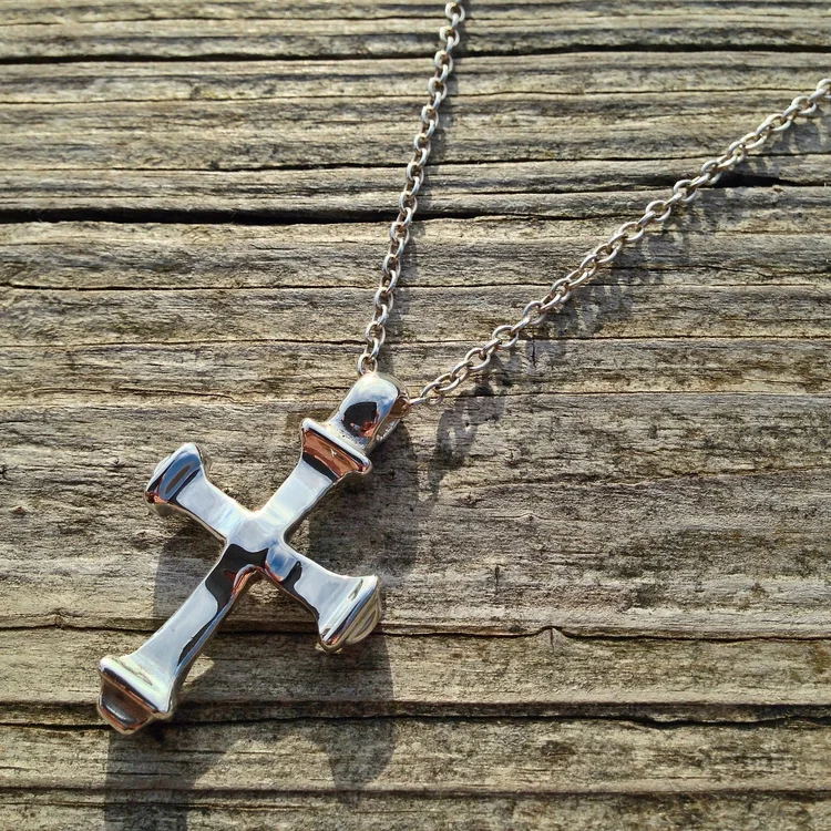 cross+w+chain.jpg
