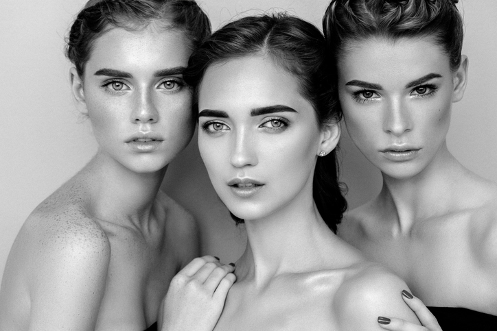 Three-beautiful-girls-with-a-natural-make-up-564586660_727x484.jpeg