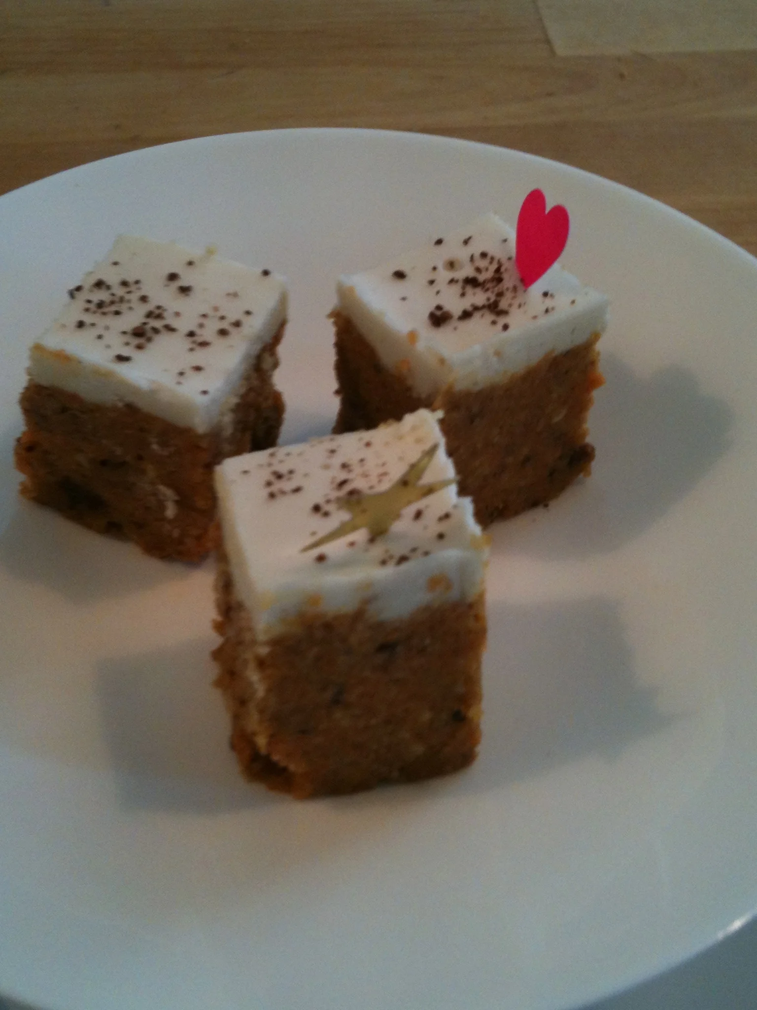 Carottes cake crus bien épicés, un délice!