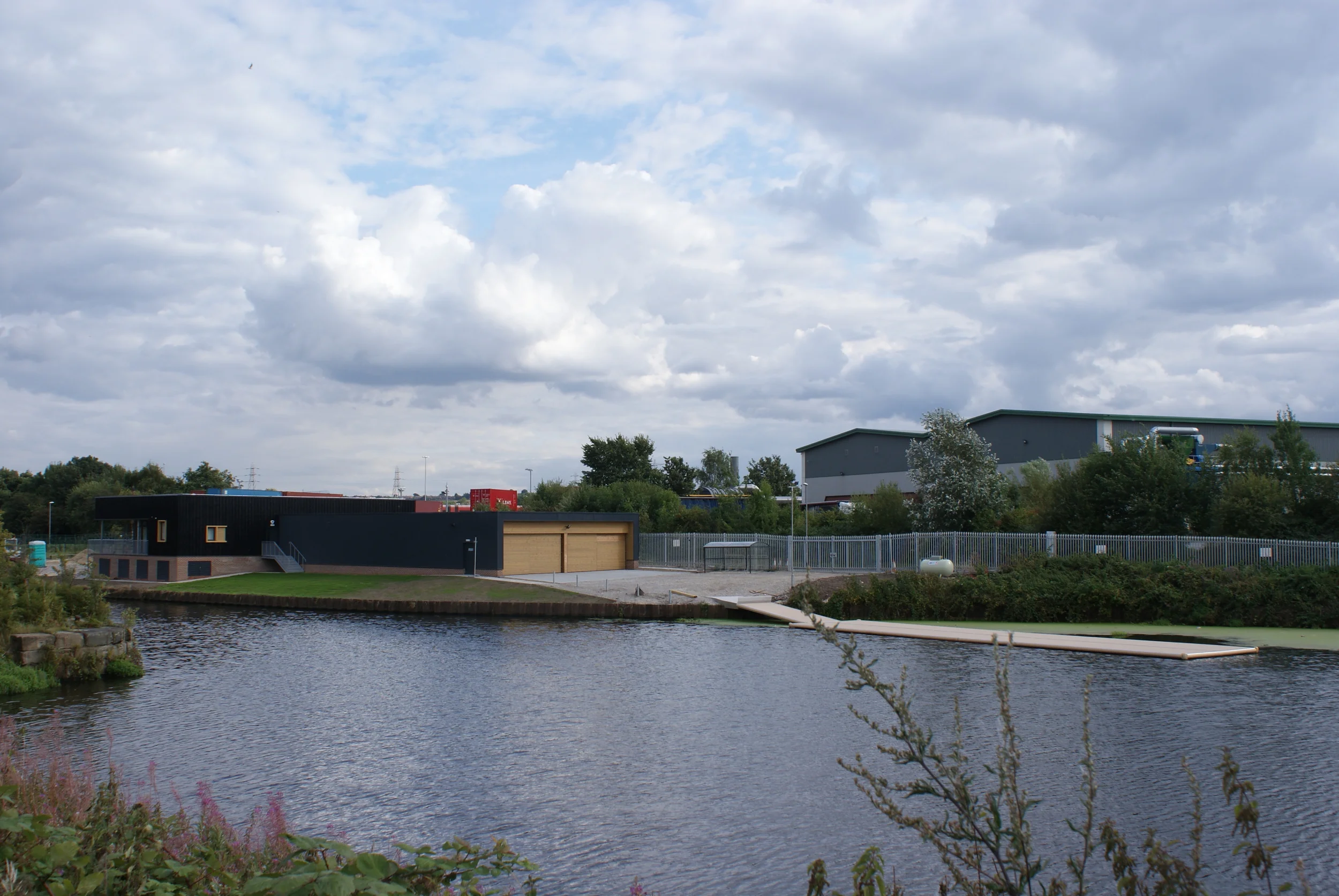  The Pontoon in place. 