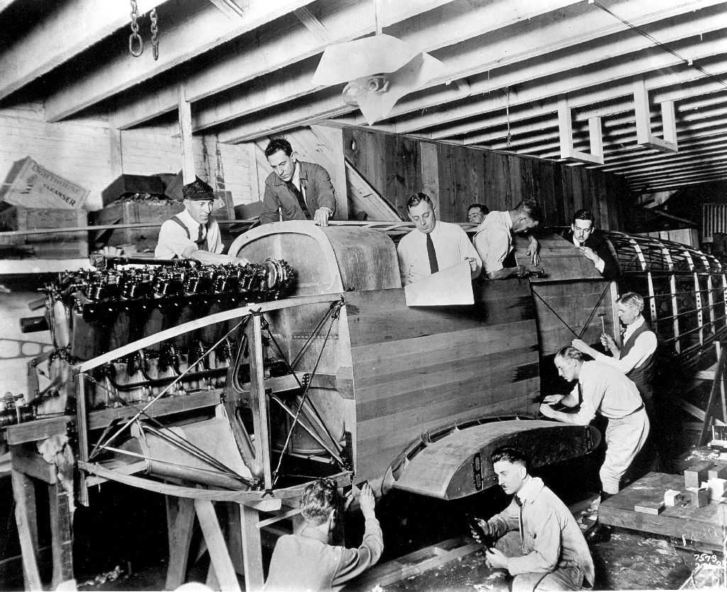  At work on the  Cloudster . (Sand Diego Air &amp; Space Museum) 