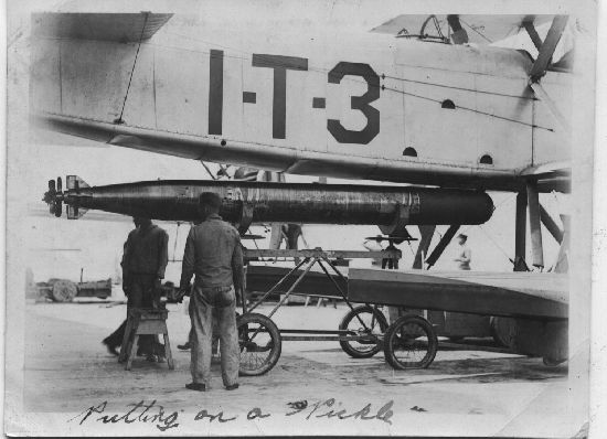  Loading a torpedo.&nbsp;(San Diego Air &amp; Space Museum) 