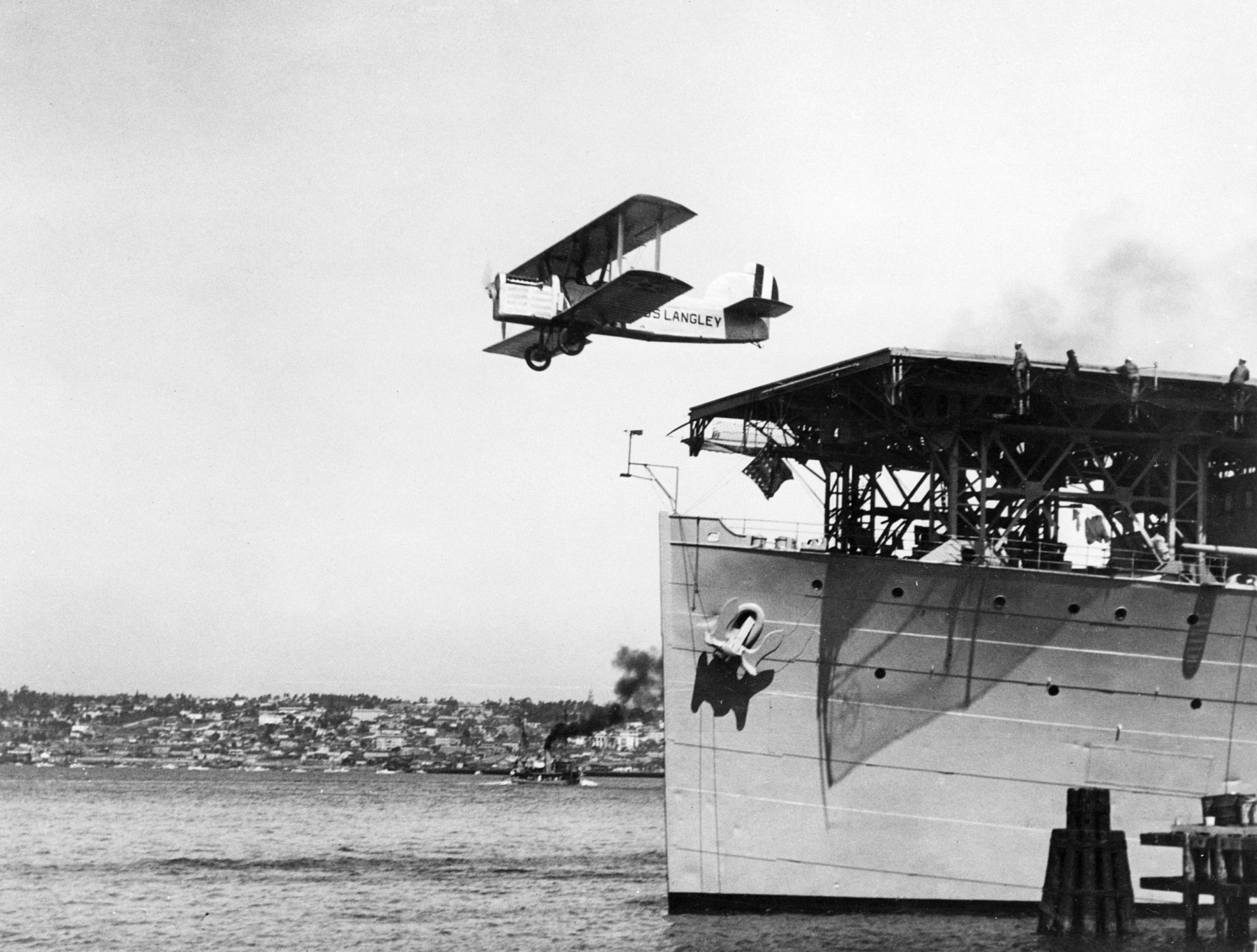  A DT-2 being launched from the US Navy's first aircraft carrier, the USS  Langley . &nbsp; &nbsp; &nbsp; &nbsp; &nbsp;&nbsp; (San Diego Air &amp; Space Museum)  