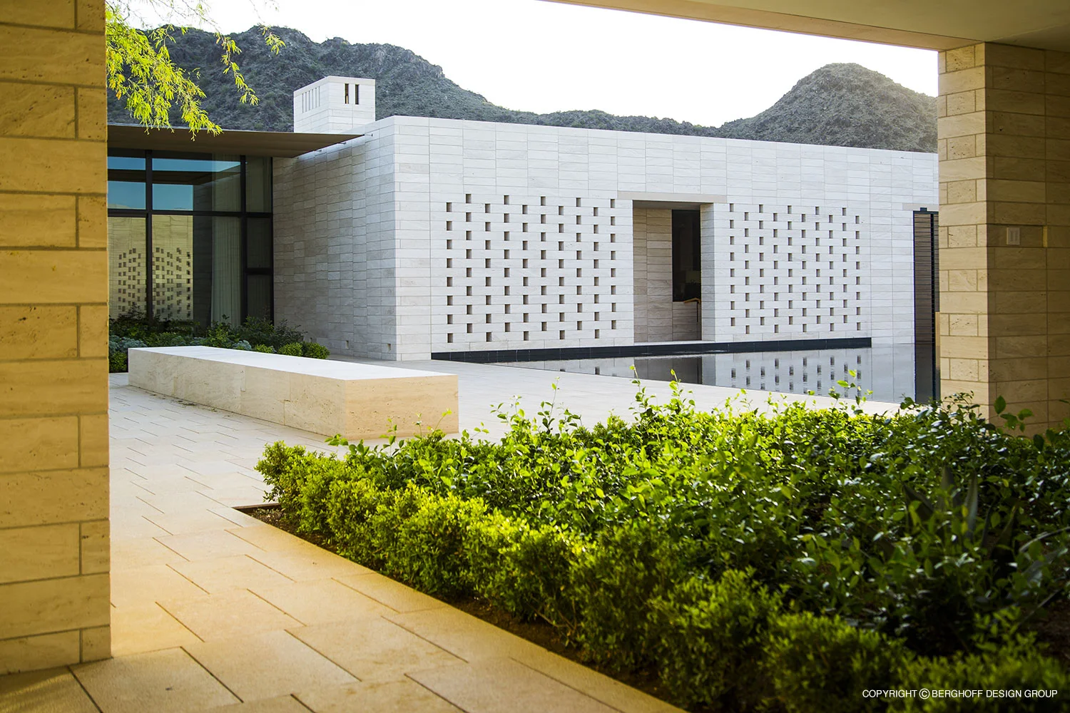 Modern-Paradise-Valley-2014-03.jpg