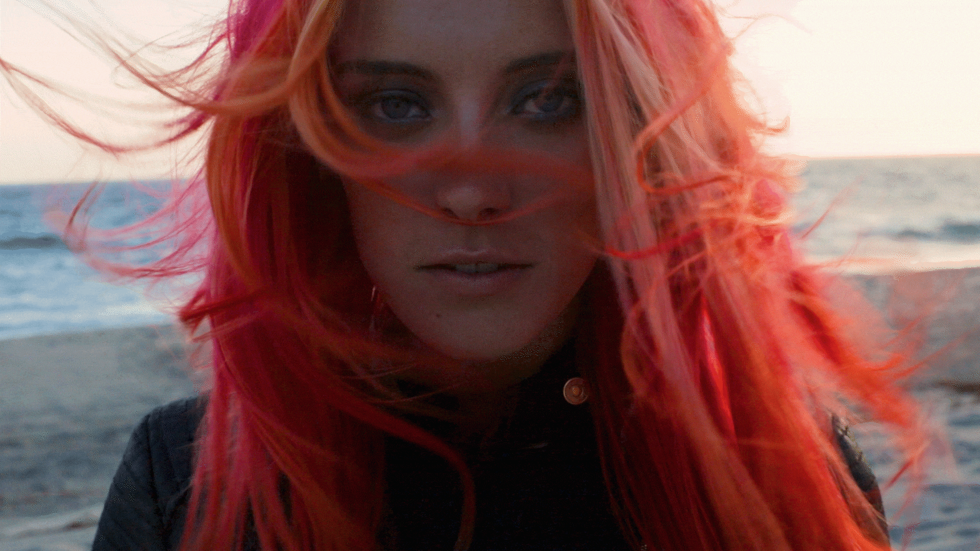 CHLOE 8.gif