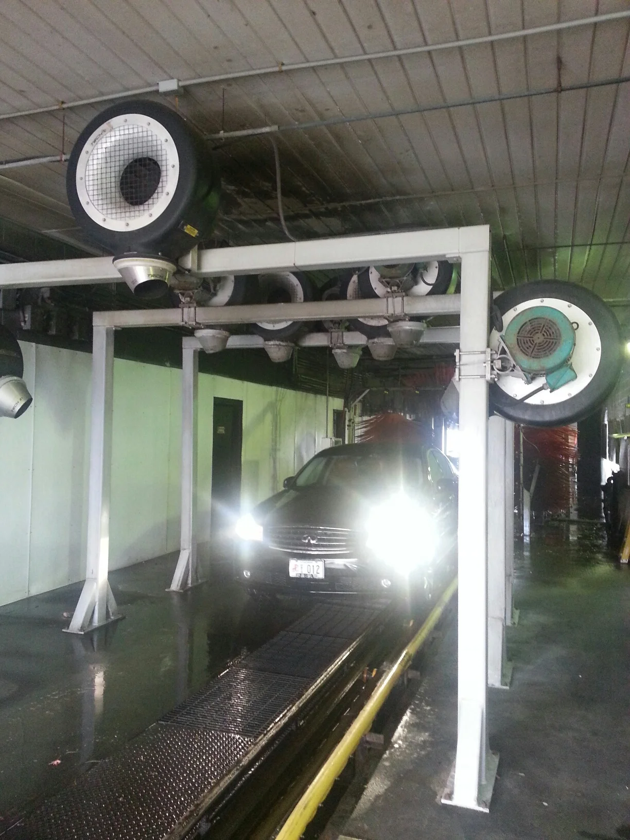 Full Service Car Wash.jpg