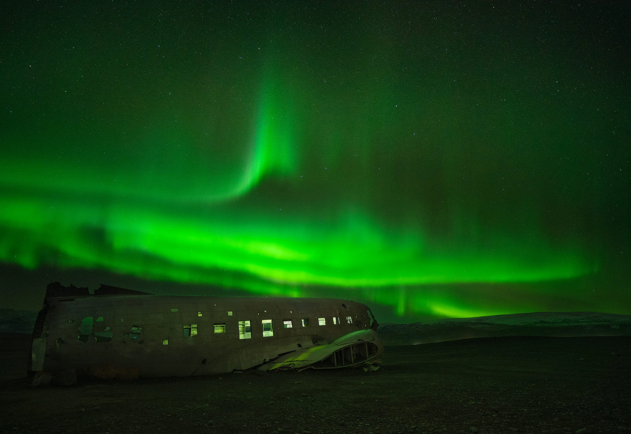 airplain-aurora.jpg