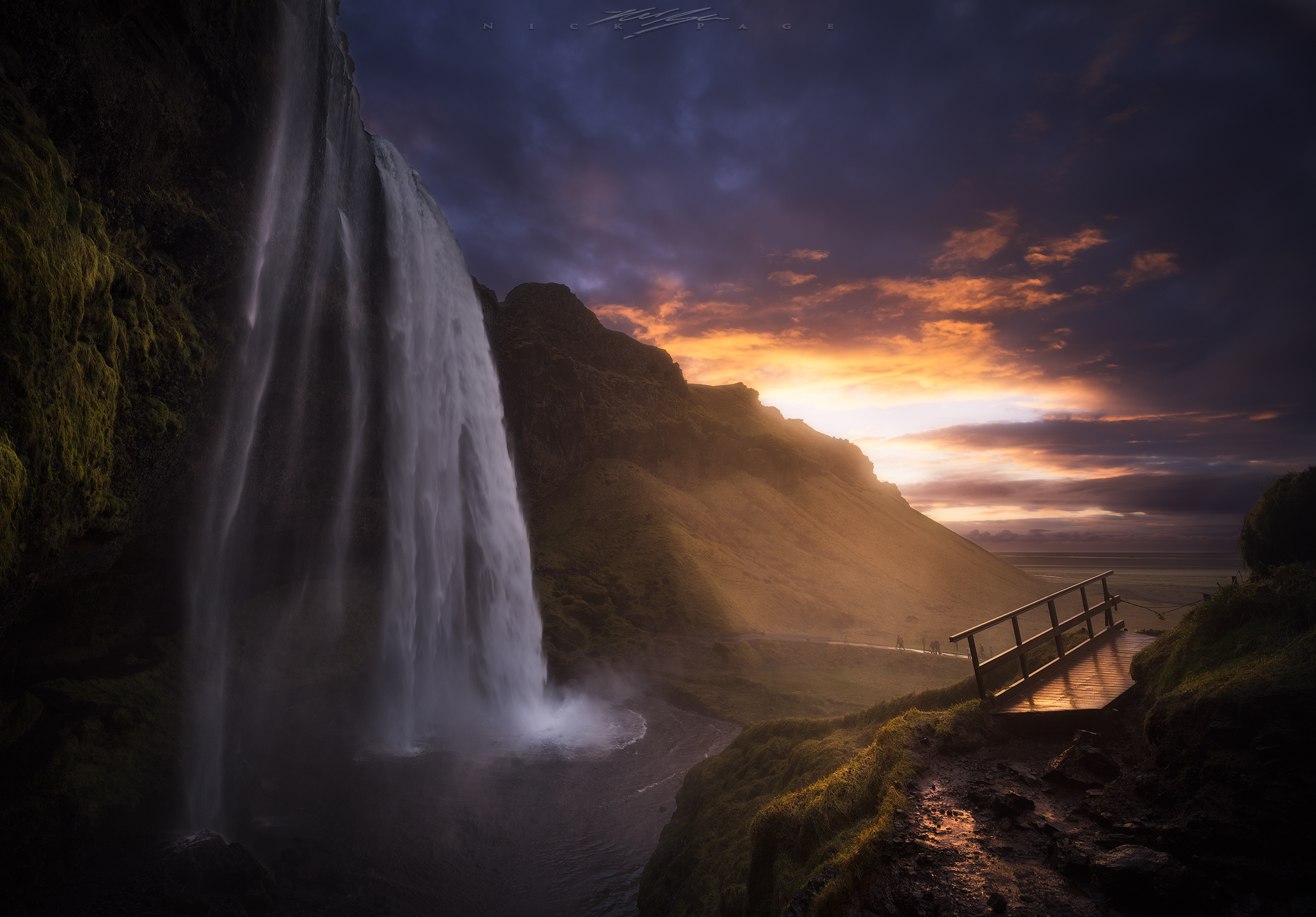 Selljulandsfoss-pathway.jpg