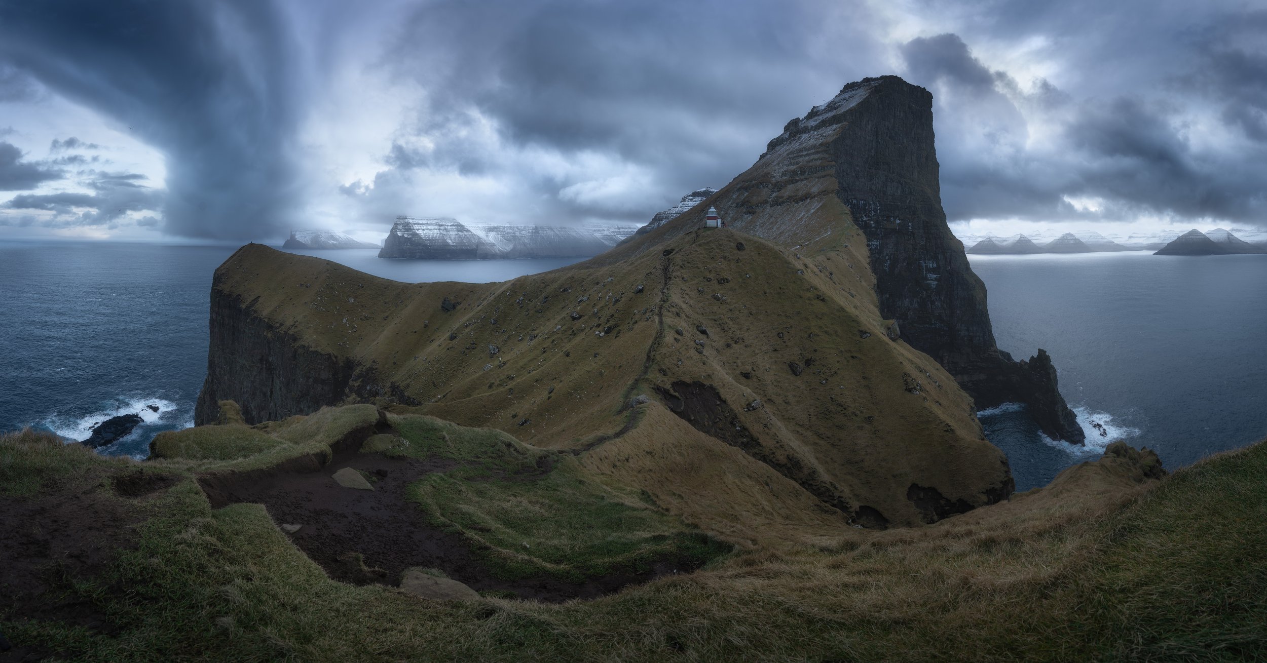 huge-stormy-kalsoy-pano.jpg