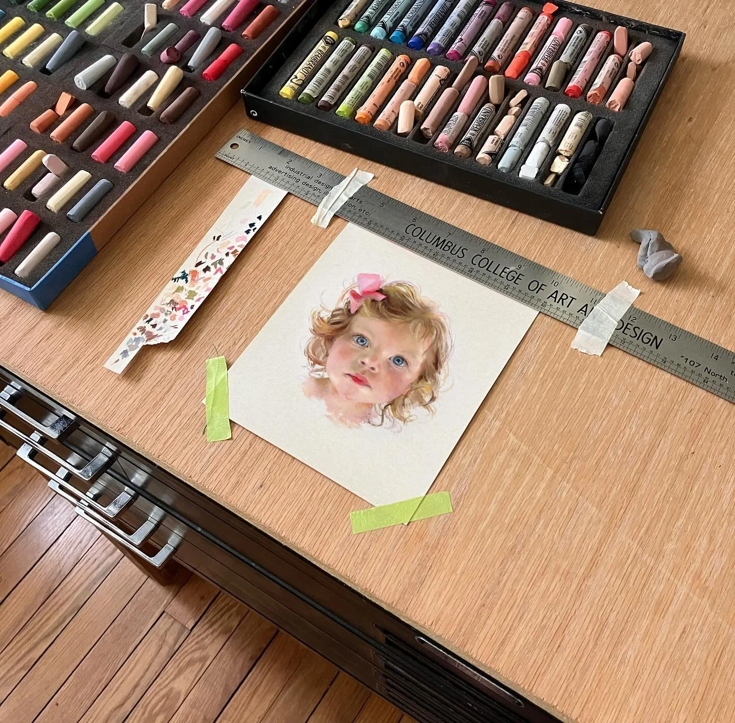 This one was so much fun! I&rsquo;m loving this smaller scale. 5x6&rdquo; chalk pastel on sanded paper. DM for commission inquiries 🌀