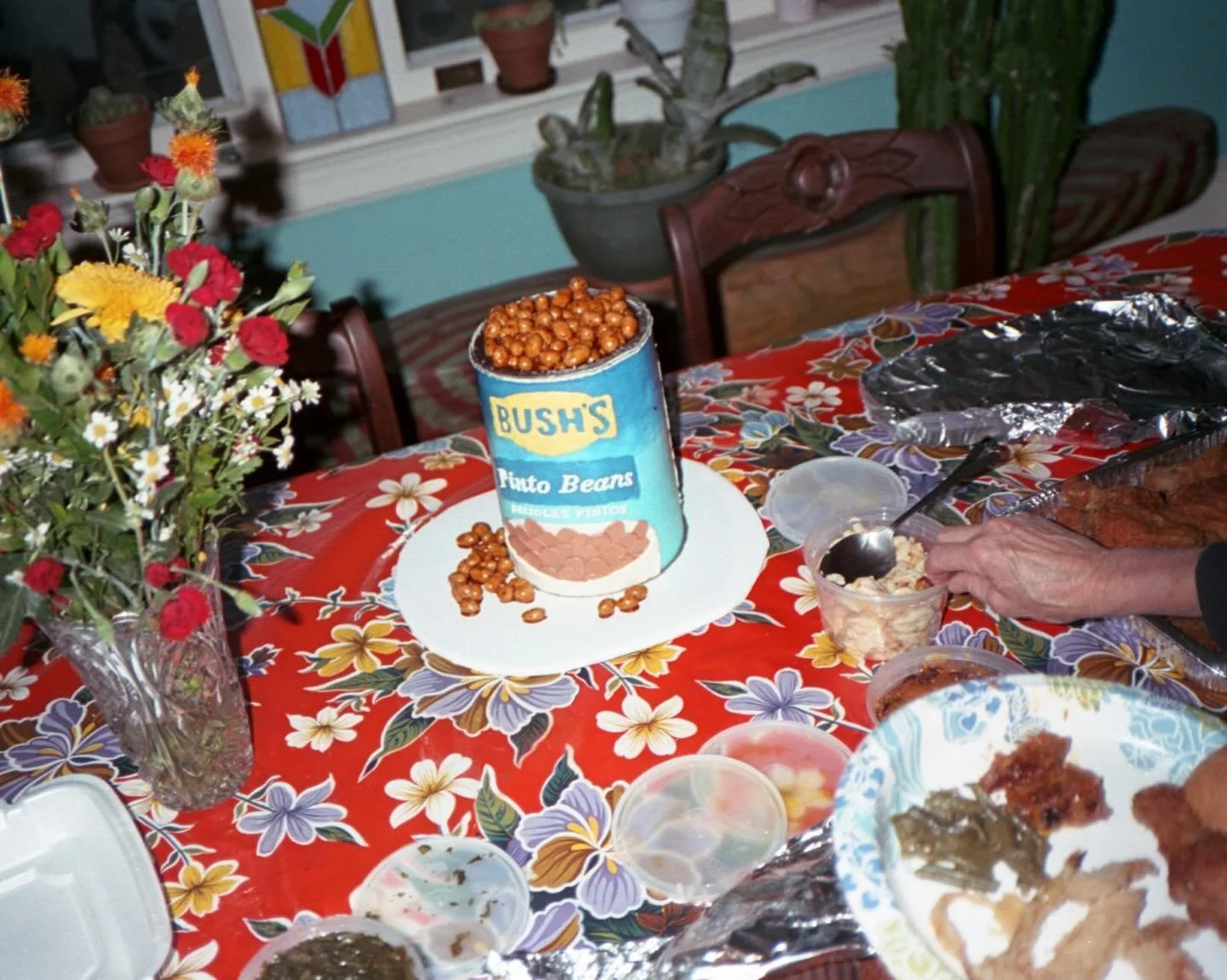 This man just plumb loves beans! Making this cake made me literally squeal and jump for joy. What an abomination! I love it! Buttercream frosting &amp; caramel-covered almonds for the beans. 📷: @senorbenj 🫘: @bushsbeans