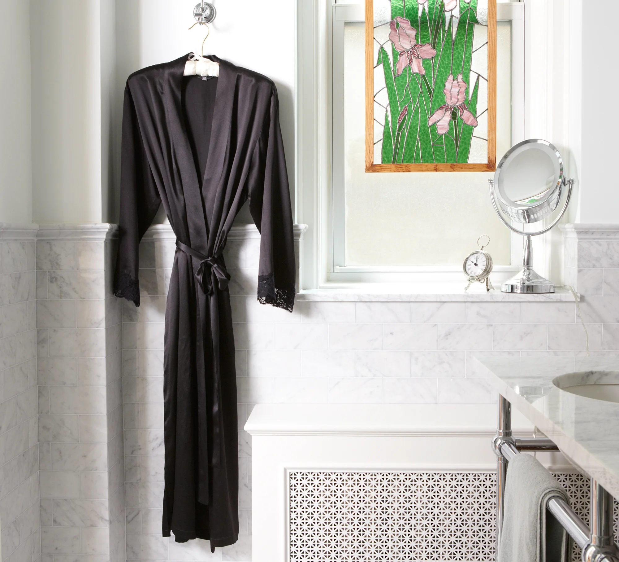 JuliannaRae_SilkWrap_Black_EDITORIAL_015.jpg