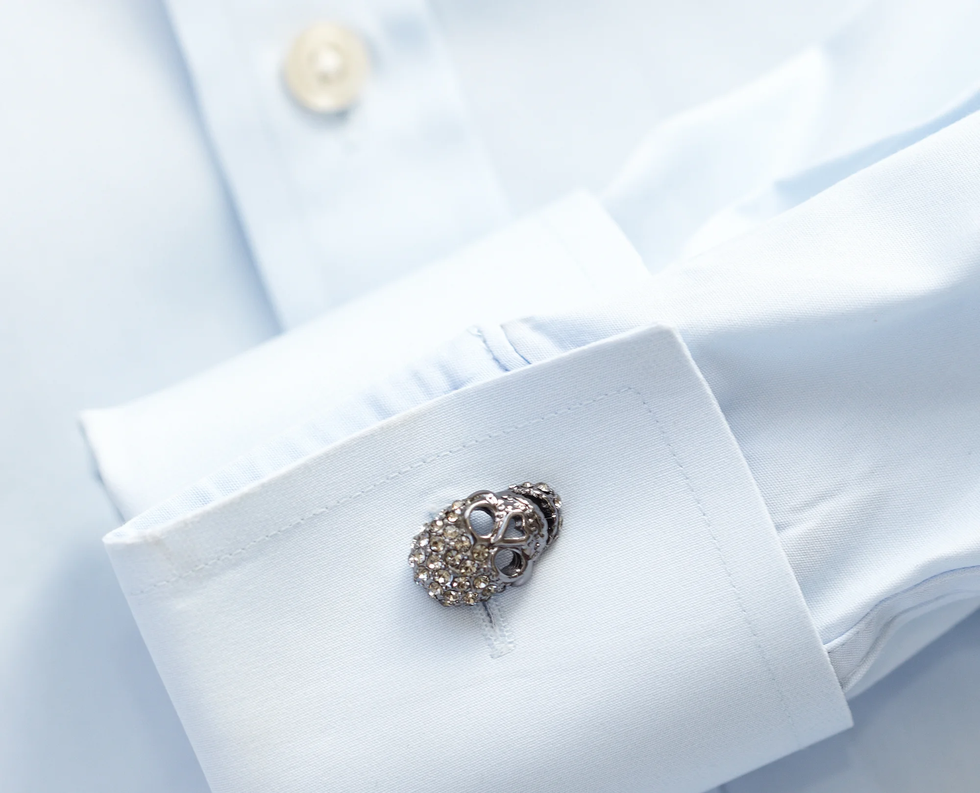 Shay_Skull_Cufflinks_EDITORIAL_003.jpg