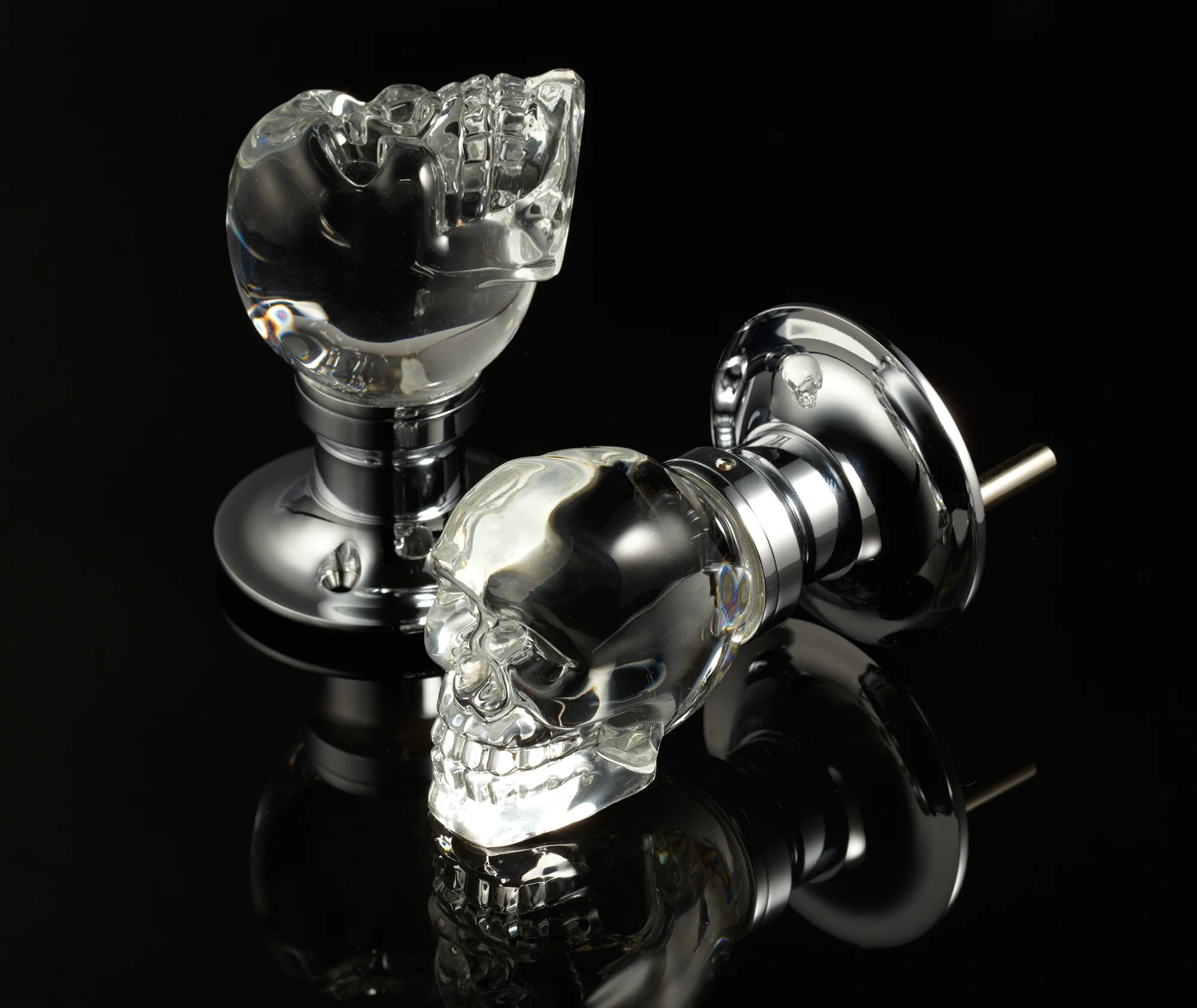 KrystalTouch_Of_NY_SkullKnobs_V06735_Clear_046.jpg