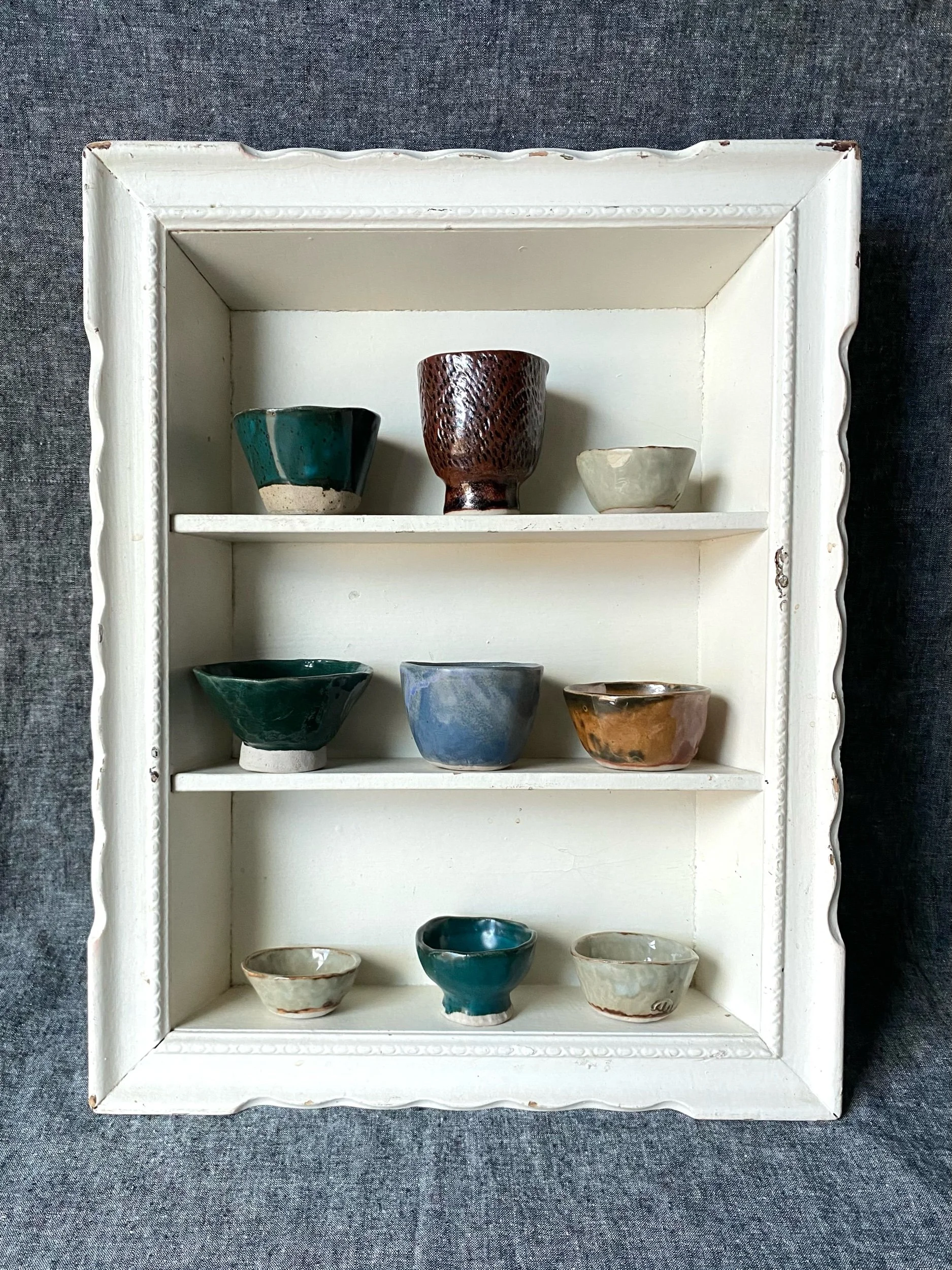 Various small cups and bowls