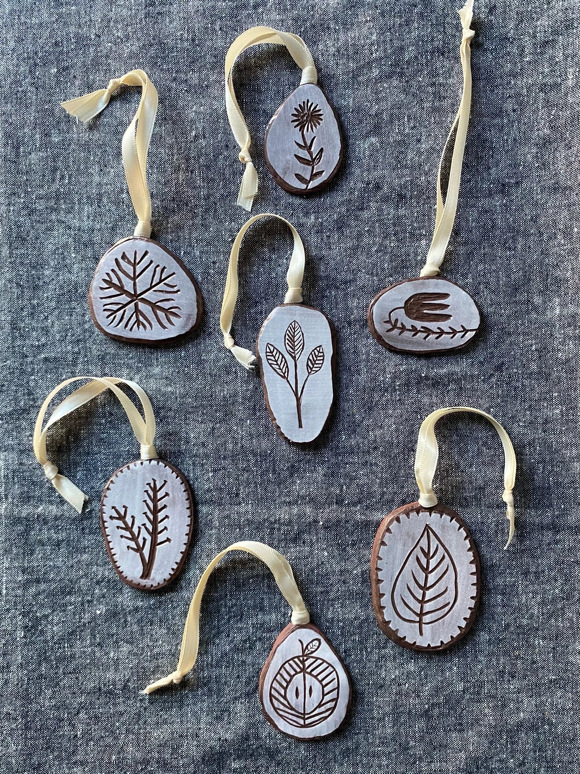 Plant ornaments 