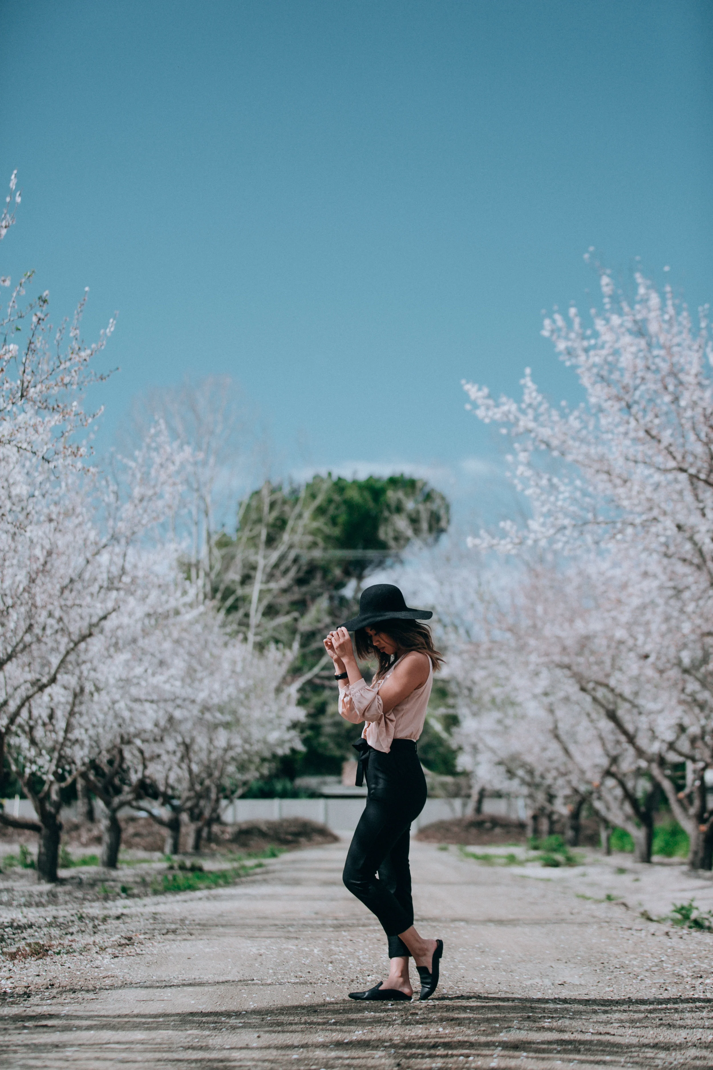 2020AVE bodysuit | ASOS pants (sold out) | Chinese Laundry shoes Similar alternatives: bodysuit , pants , shoes