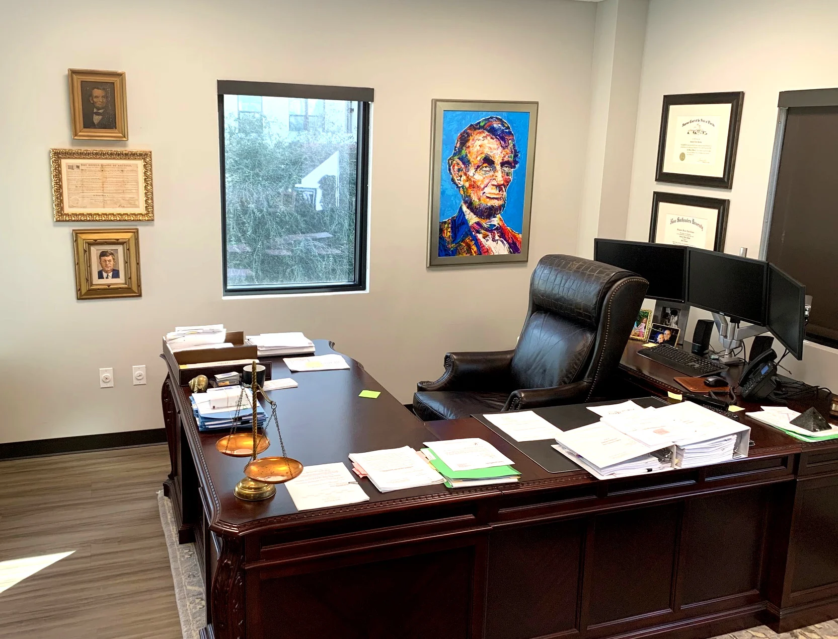 LINCOLN in Attorneys Office FL 2019 .jpg