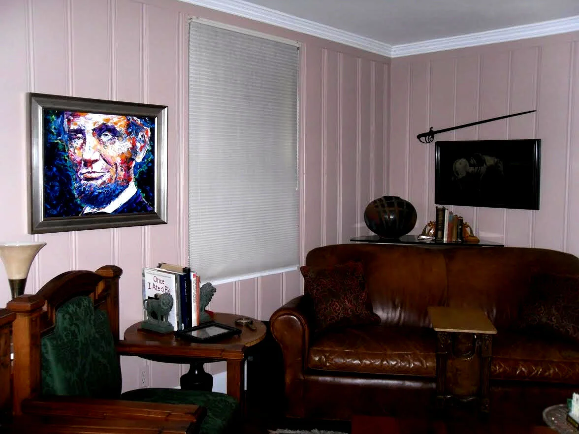 ROOMS LINCOLN IN PINK ROOM.JPG