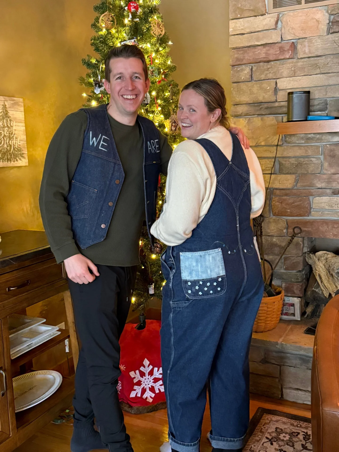 BLEACH. Katie and Alex looking over shoulders.jpg