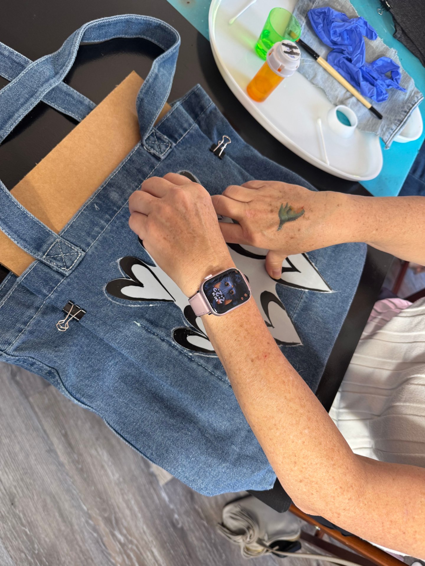 BLEACH . Sue hands .jpg