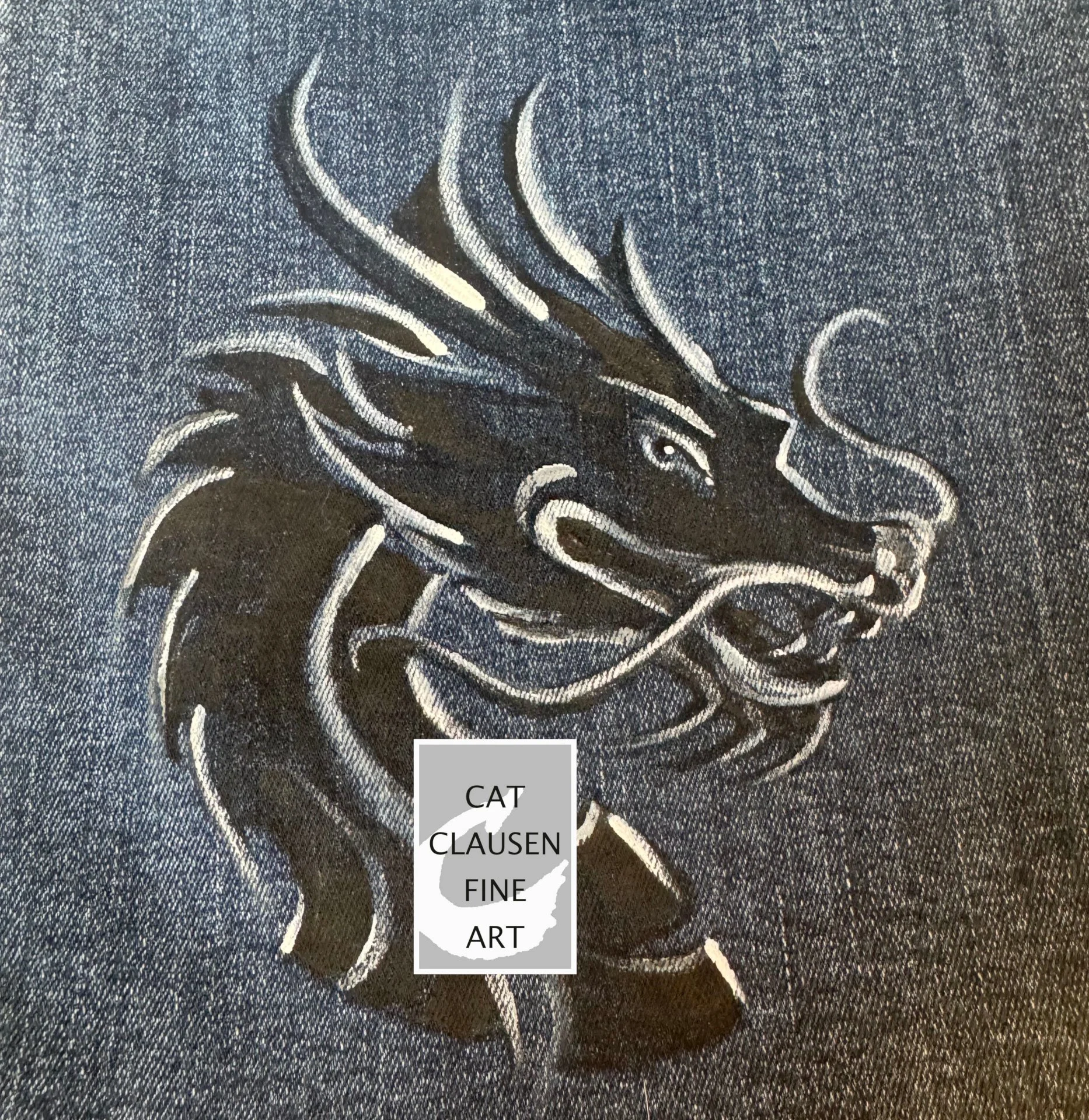 LOGO DRAGON head cu.JPG