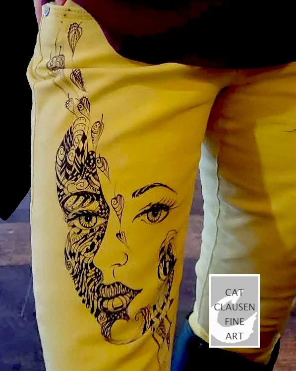 LOGO jeans mary CU.JPG