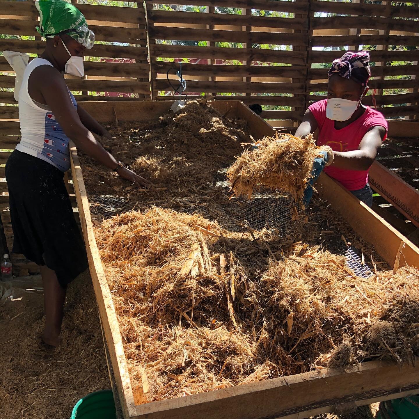 SOIL&rsquo;s mobile toilets use sugarcane as dry cover material. Before usage it must be sieved so that no large pieces end up in the buckets at the customers houses. Sieving the raw material by hand is a long and labour intensive process. A simple r